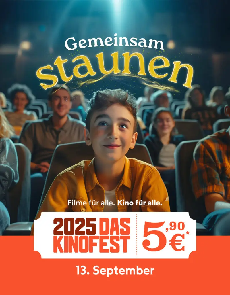 Kinoposter für Das Kinofest 2025 am 13. September mit dem Motto „Gemeinsam Staunen“. Ein Junge sitzt im Kinosessel und blickt fasziniert nach oben, umgeben von weiteren Besuchern. Ticketpreis wird mit 5,90 € beworben.